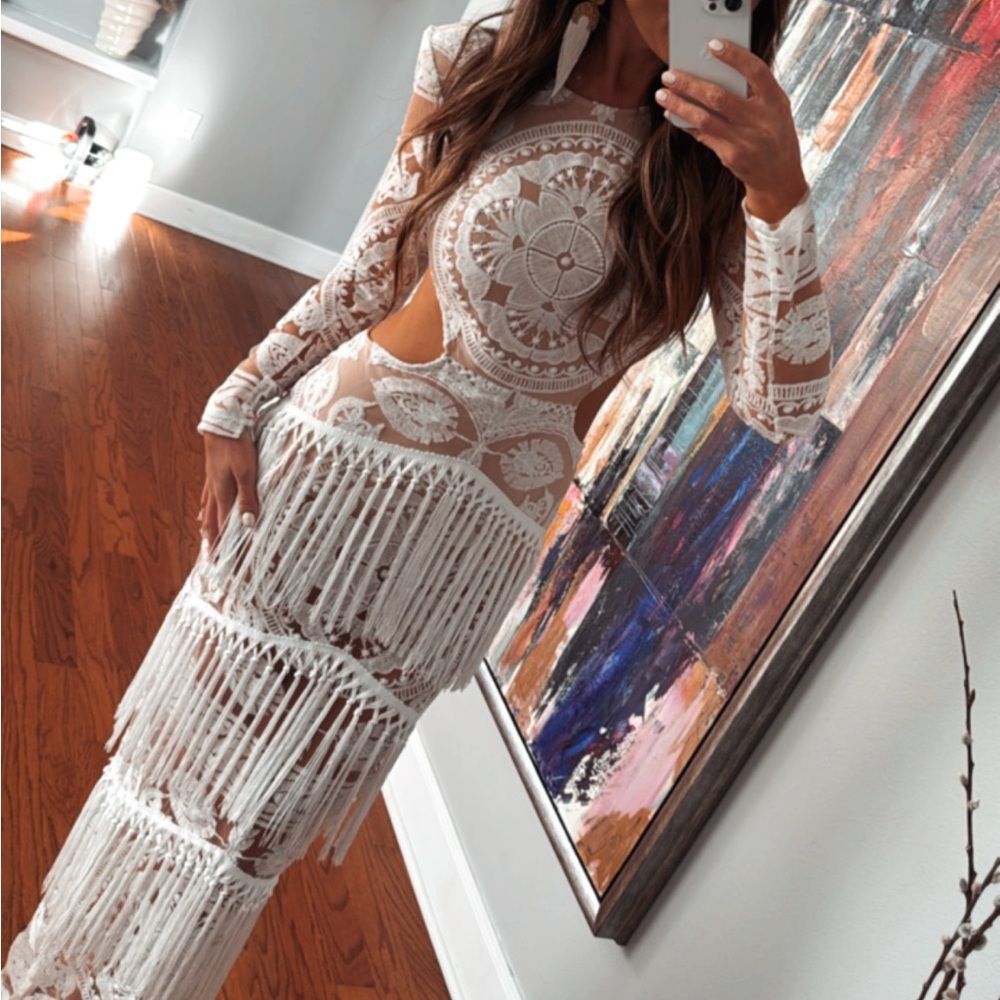 Lace and fringe detail cutout maxi dress. White. Size S